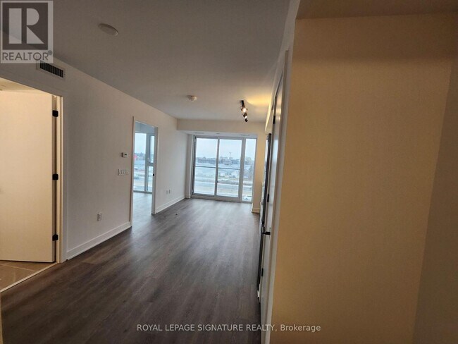 Building Photo - 36 Zorra St