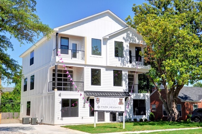 Building Photo - 2628 Forest Park Blvd