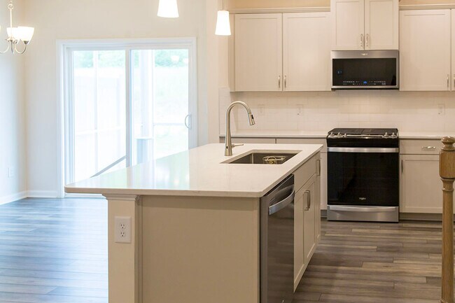 Foto del edificio - 400 White Oak Ridge Dr