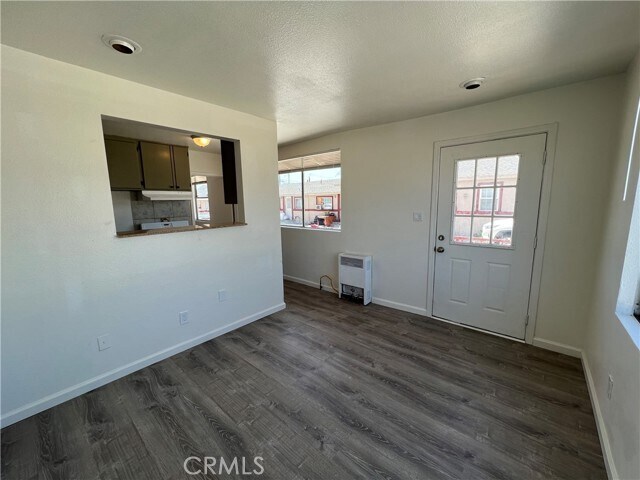 Foto del edificio - 1324 N Mt Vernon Ave
