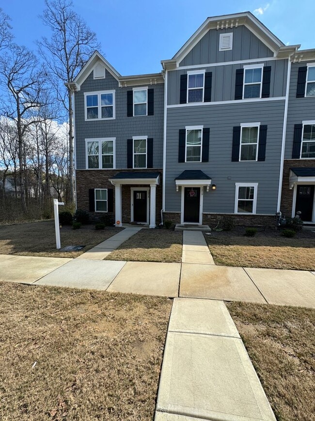 3BR/2.5BA End Unit Townhome - 3BR/2.5BA End Unit Townhome