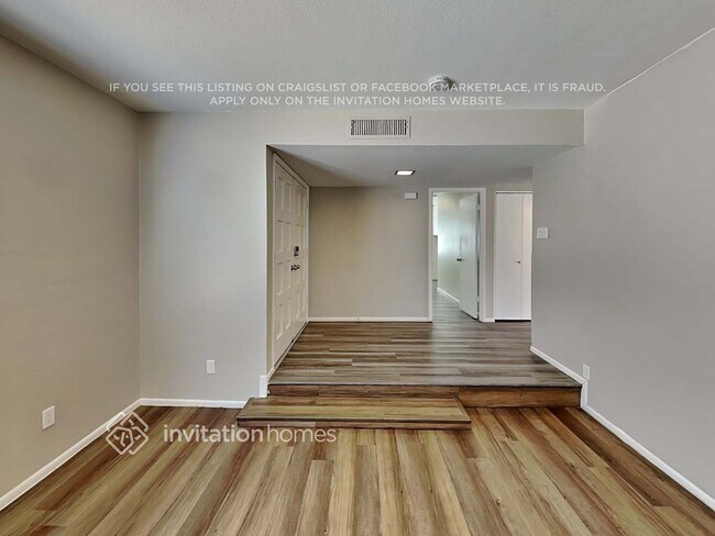 Foto del edificio - 1633 E Fremont Dr