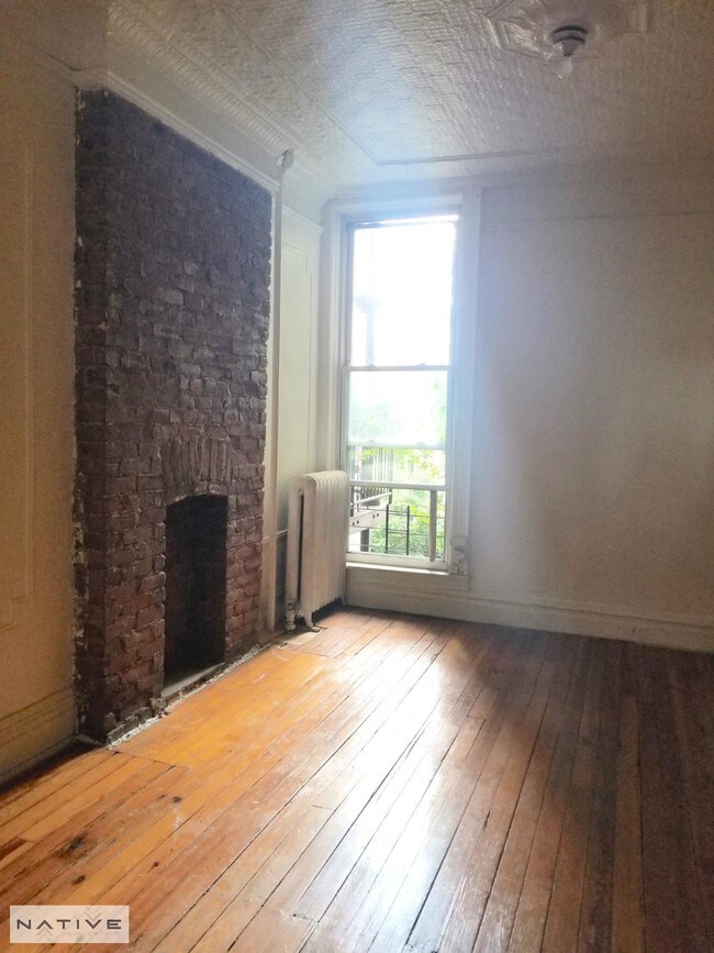 Building Photo - 344 21st St