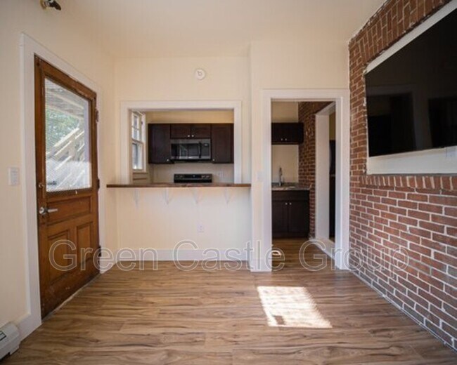 Building Photo - 28 S Williams St