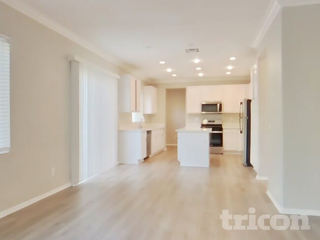 Foto del edificio - 33558 Iris Ln