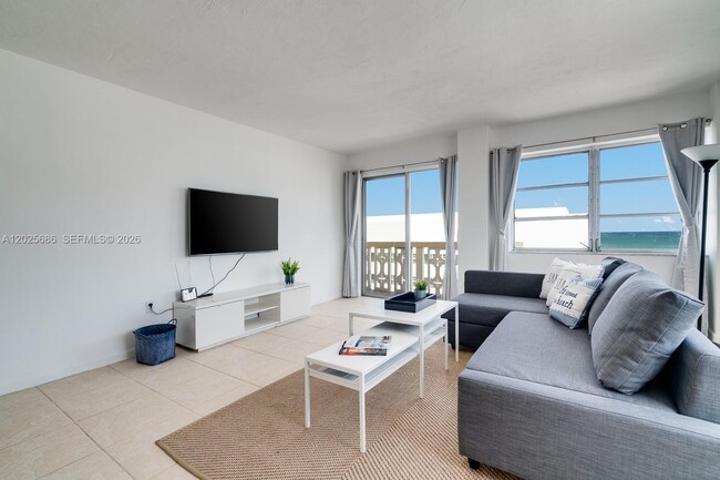 Building Photo - 3100 Collins Ave