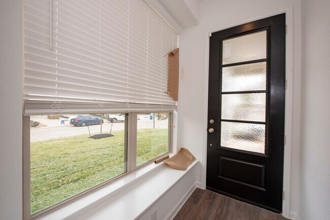 Building Photo - 585 Dry Fork Ln