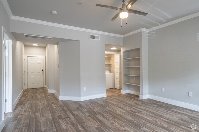 2HAB, 2BA - 1,253 ft² - Lakeside