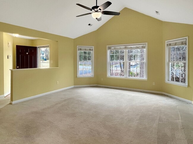 Building Photo - $200 OFF FIRST MONTH'S RENT! Welcoming 3-B...