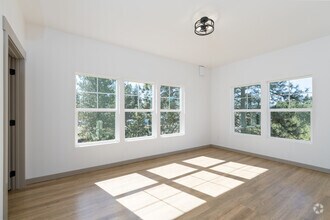 2BR, 2BA - 1146SF - Farwell North