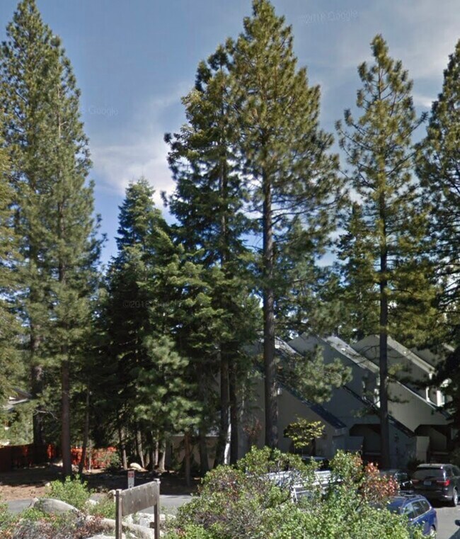 Building Photo - 807 Alder Ave