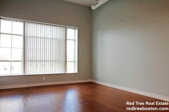 Building Photo - 9 Williams St