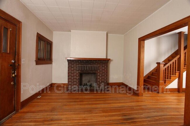 Foto del edificio - 3309 E English St