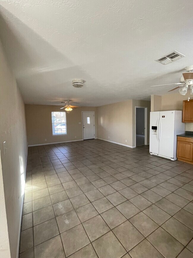 Foto del edificio - 622 S Creek St