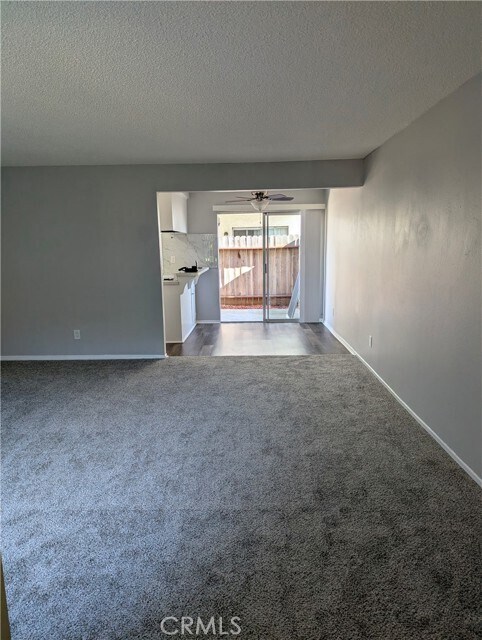 Foto del edificio - 17031 Pinehurst Ln