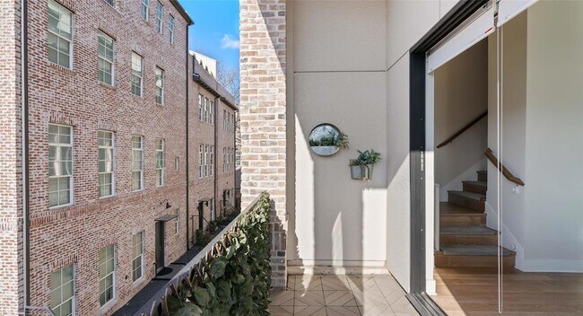 Foto del edificio - 1411 Town Creek Drive Unit 4