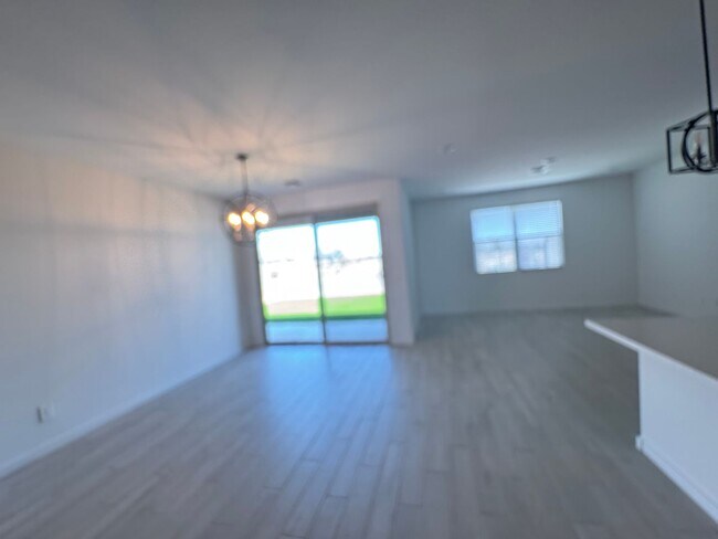 Foto del edificio - ENERGY EFFICIENT HOME IN SURPRISE