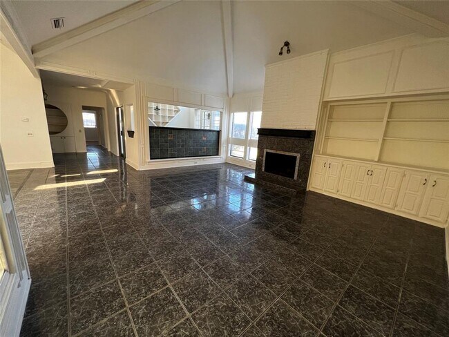 Foto del edificio - 3701 Saddlehead Dr