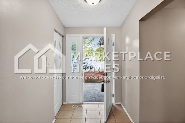 Foto del edificio - 916 Whidbey Ct