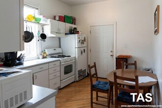 Building Photo - 2616 N Marshfield Ave