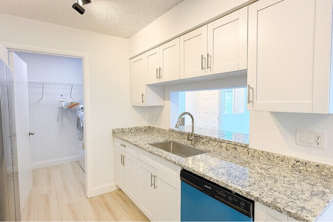 Foto del edificio - 4055 NW Cinnamon Tree Cir