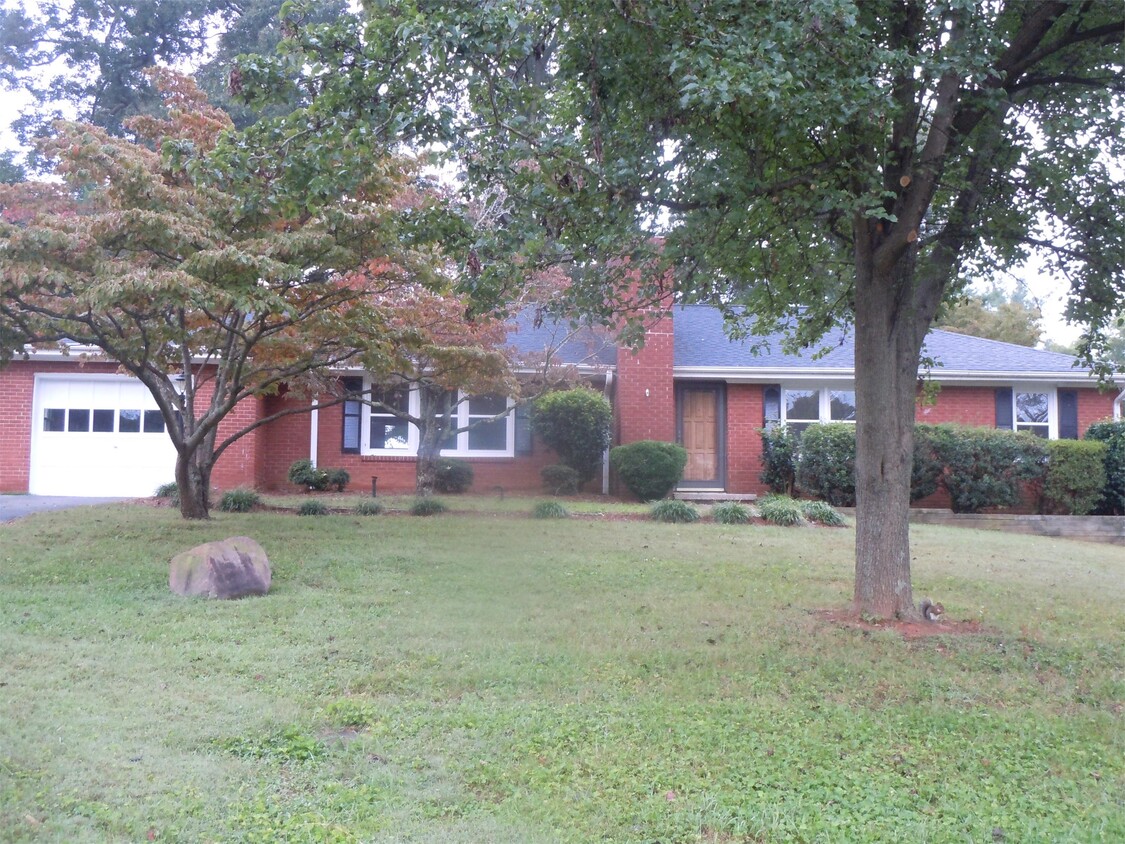 Primary Photo - 4014 Avera Ave