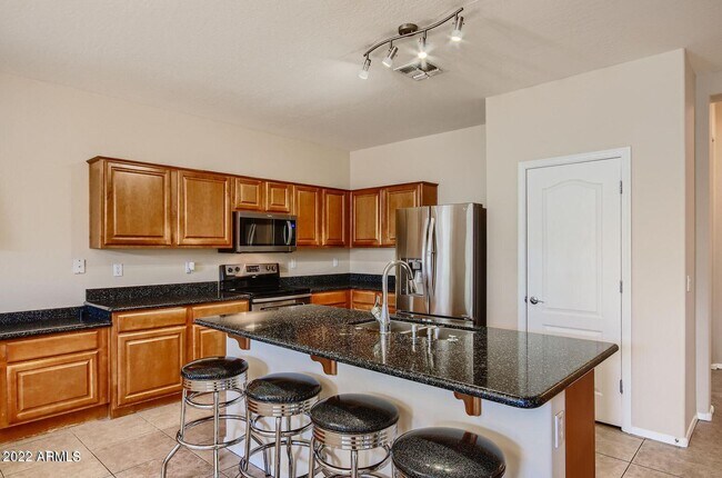 Building Photo - 45305 Miraflores St