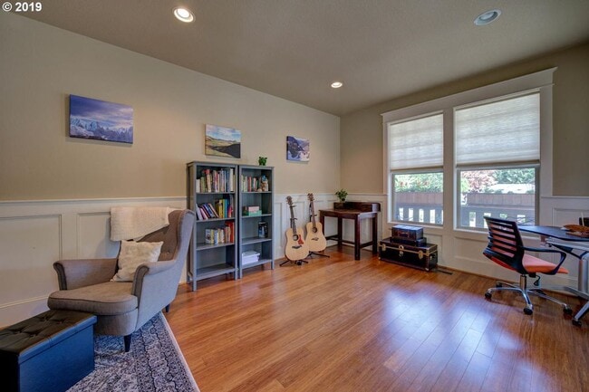 Den/Office - 7921 N Denver Avenue