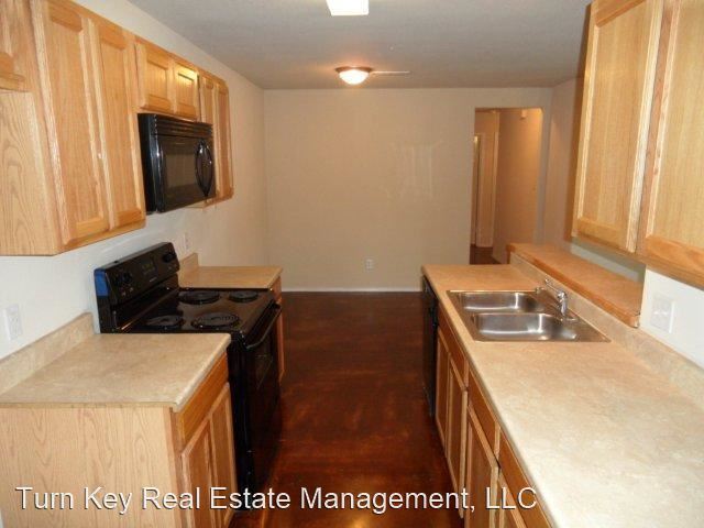 Foto principal - 8028-8030 Tanner Ave