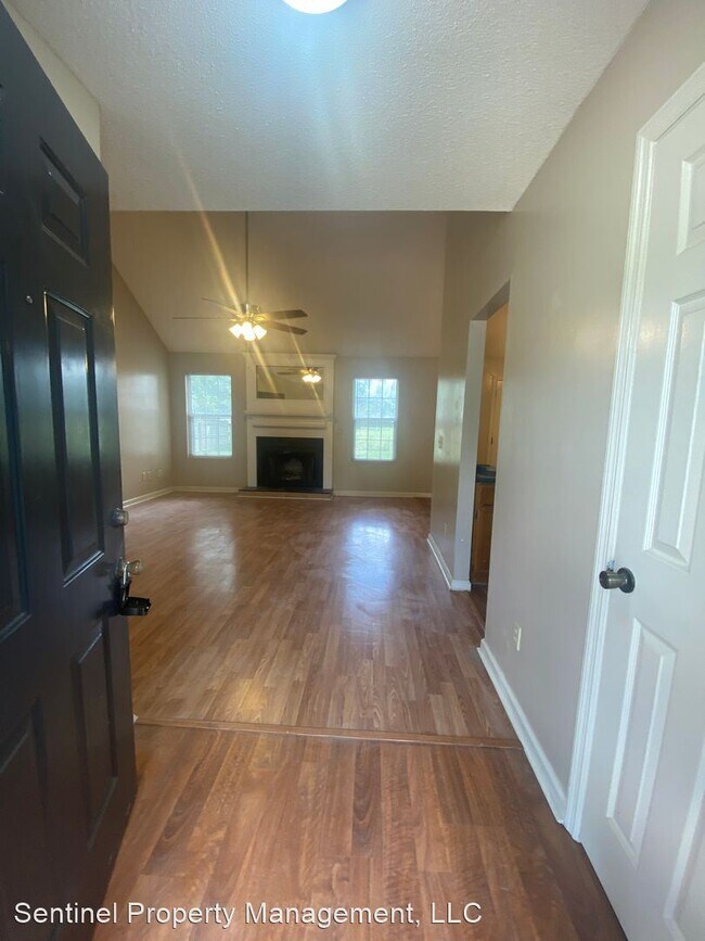 Building Photo - 3 br, 2 bath House - 701 Shannon Ridge Drive
