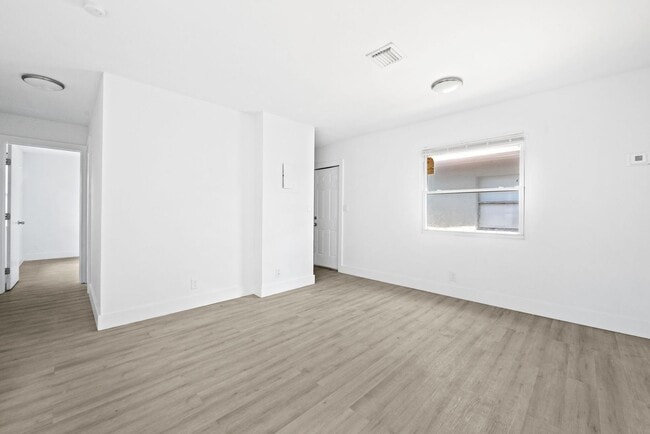 Foto del edificio - 1022 NW 6th Ave