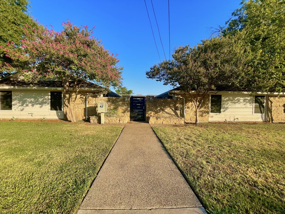 1405 Speight Ave Unit 1, Waco, TX 76706 Condo for Rent in Waco, TX