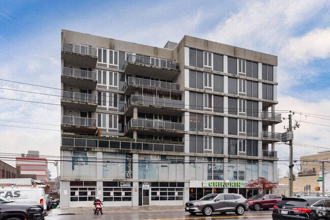 Building Photo - 1702 Avenue Z