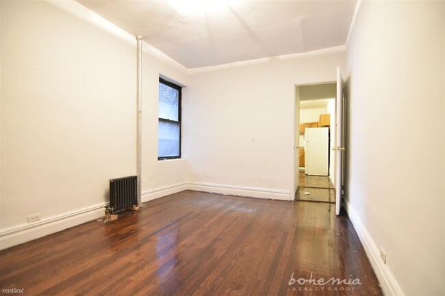 Foto del edificio - 2 br, 1 bath Apartment - 160 Claremont Ave