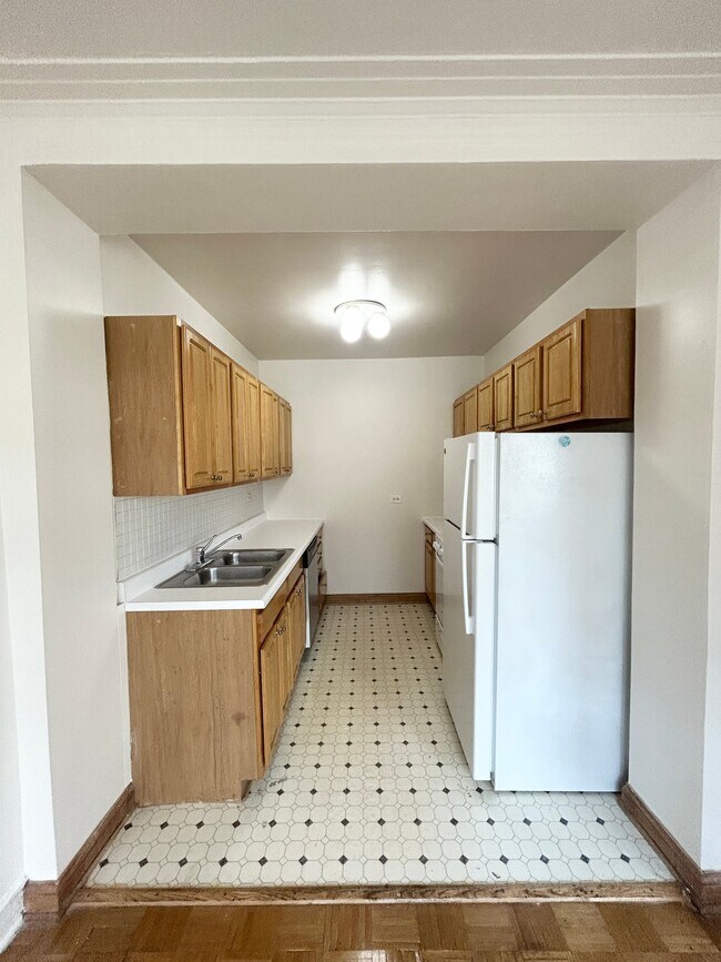 Foto del edificio - 1263 W Pratt Blvd