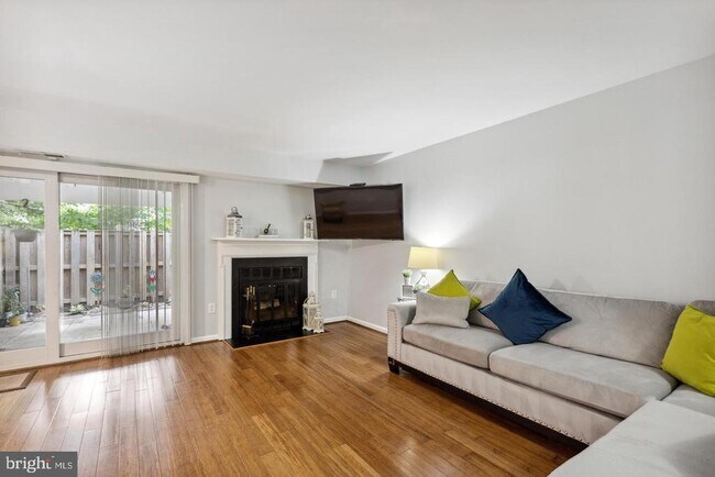 Foto del edificio - 3412 Lakeside View Dr
