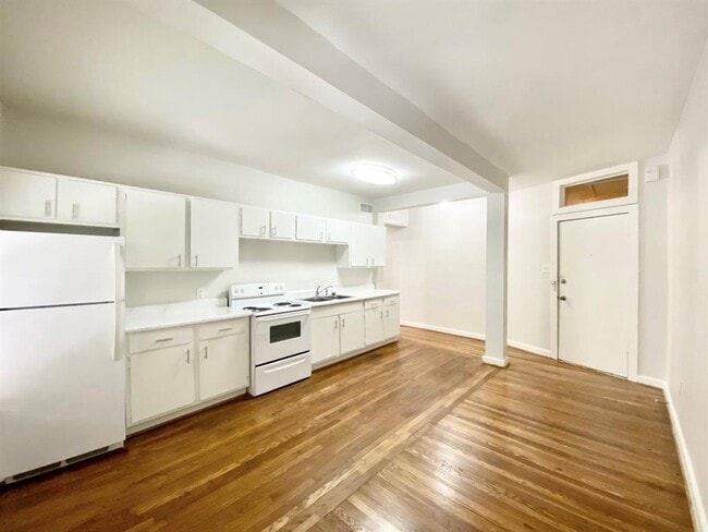 Building Photo - 4021 Mandell St