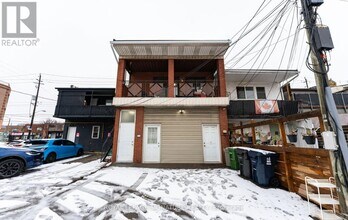 Building Photo - 713 The Queensway