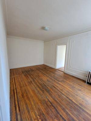 Foto del edificio - 60-02 Woodside Ave