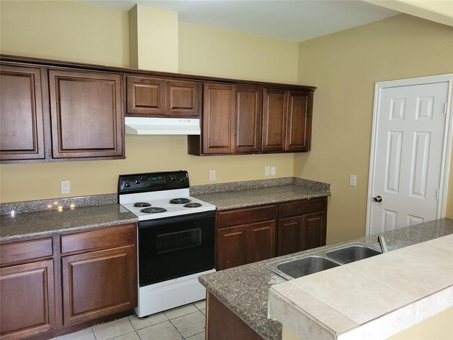 Foto del edificio - 7709 Rhobell St