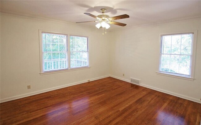 Building Photo - 1261 Kingsley Cir NE