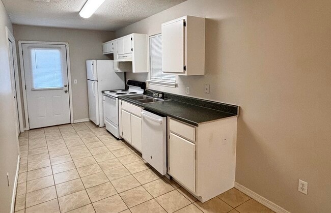 Building Photo - 6903 Sea Turtle Cir