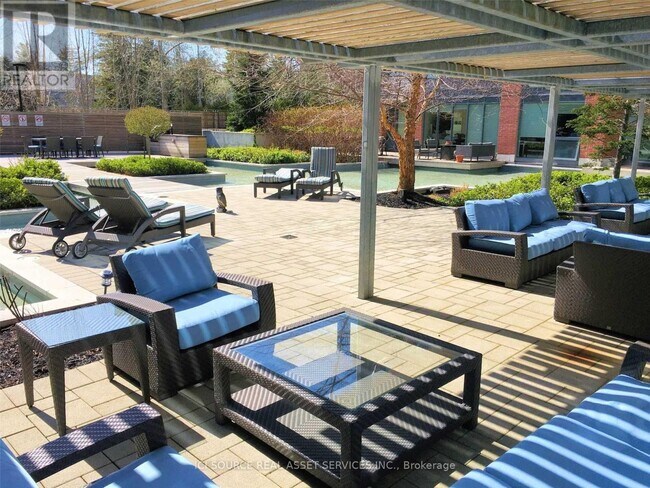 Photo du bâtiment - 7608 Yonge St