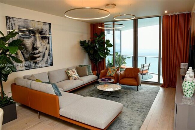 Building Photo - 15701 Collins Ave