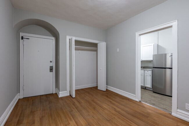 Building Photo - 5434 S Cornell Ave