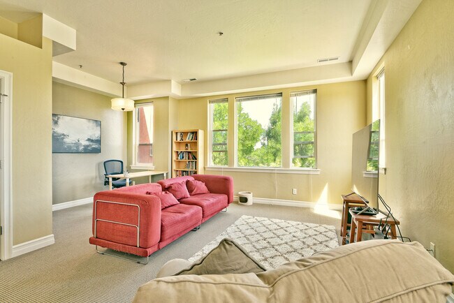 Foto del edificio - 184 Clear Creek Dr