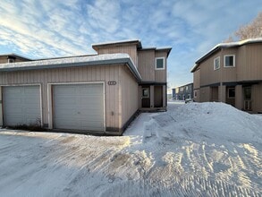 Building Photo - 2806 S Barnette St