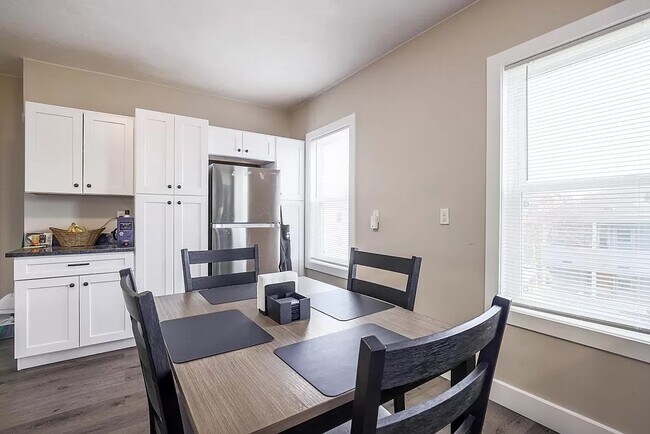 Dining Area - 62 Raymond St