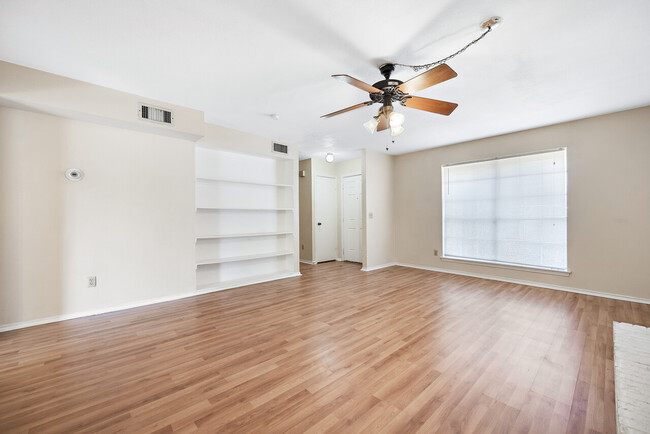 Building Photo - 4509 Altamesa