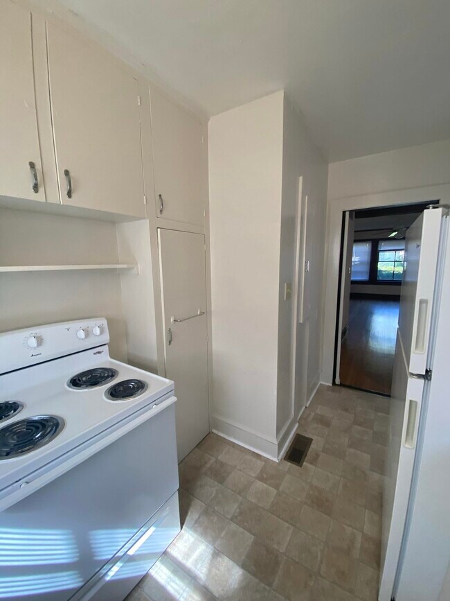 Foto del edificio - 545 E Park Ave